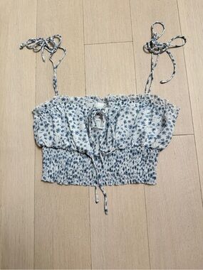 Princess Polly Smocked Floral Tie-Shoulder Crop Top - Blue/White (Size 2)